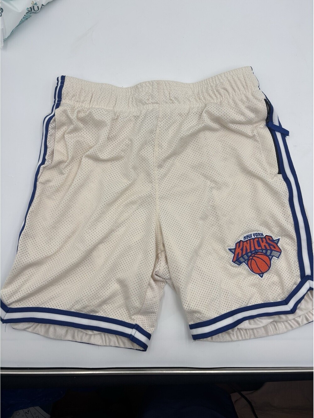 Ultra Game NBA New York Knicks Classic Men’s White Basketball Shorts Size Medium